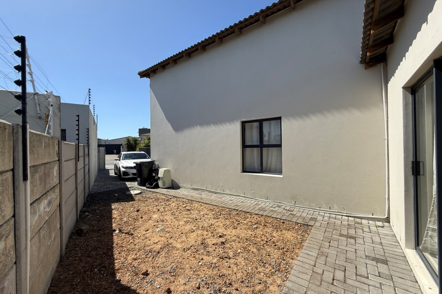 3 Bedroom Property for Sale in Parklands North Western Cape